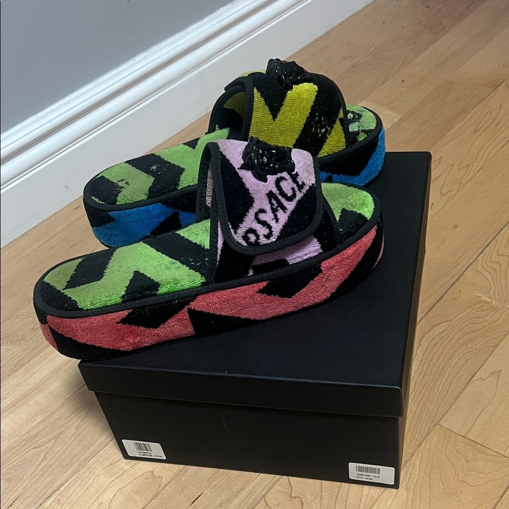 Versace Multicolor Patterned Slides - Picture 15 of 16